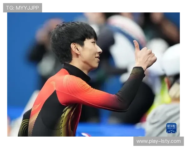 孙龙在短道速滑比赛中被对手摔倒波及,赛后膝盖缝针处理一瘸一拐离场